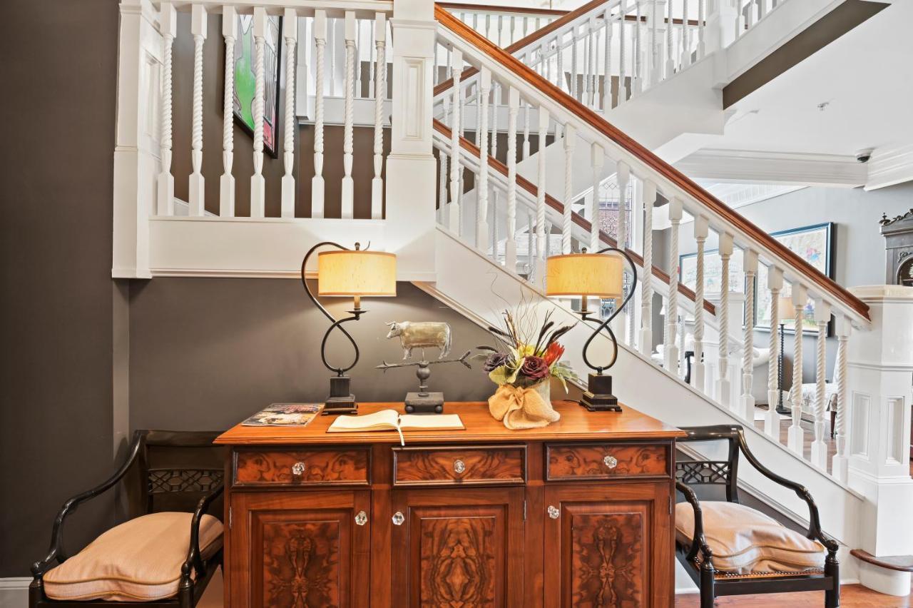 The James Madison Inn Buitenkant foto